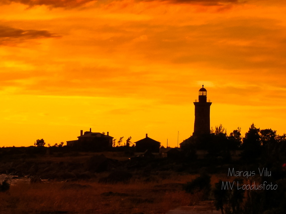 Päikeseloojang Mohni saarel