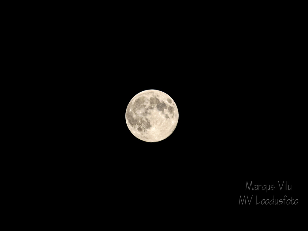 Klassikaline pilt kuust. Minu versioon :)